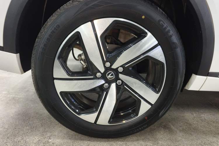Used CHANGAN CS55PLUS 2024 3rd Generation 1.5T DCT Prestige Model Exterior 5