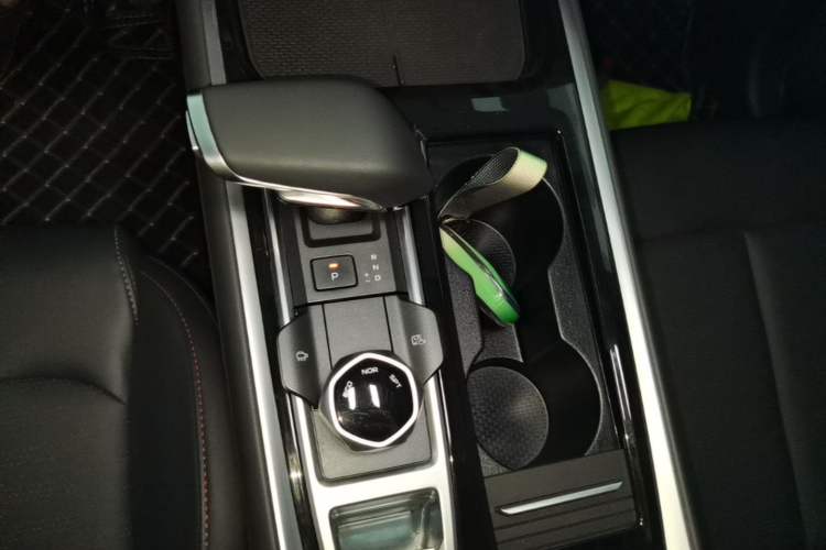 Used CHANGAN CS55PLUS 2024 3rd Generation 1.5T DCT Excellence Model Gear Lever