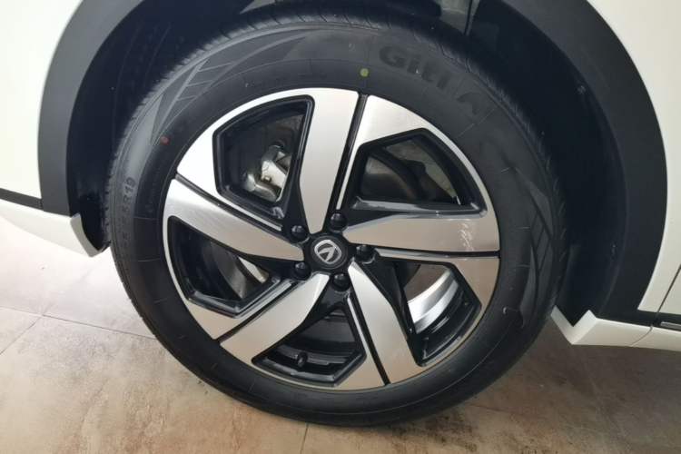Used CHANGAN CS55PLUS 2024 3rd Generation 1.5T DCT Excellence Model Left Front Wheel Hub