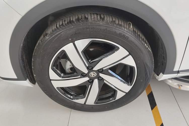 Used CHANGAN CS55PLUS 2024 3rd Generation 1.5T DCT Prestige Model Left Front Wheel Hub