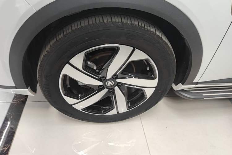 Used CHANGAN CS55PLUS 2024 3rd Generation 1.5T DCT Prestige Model Left Front Wheel Hub