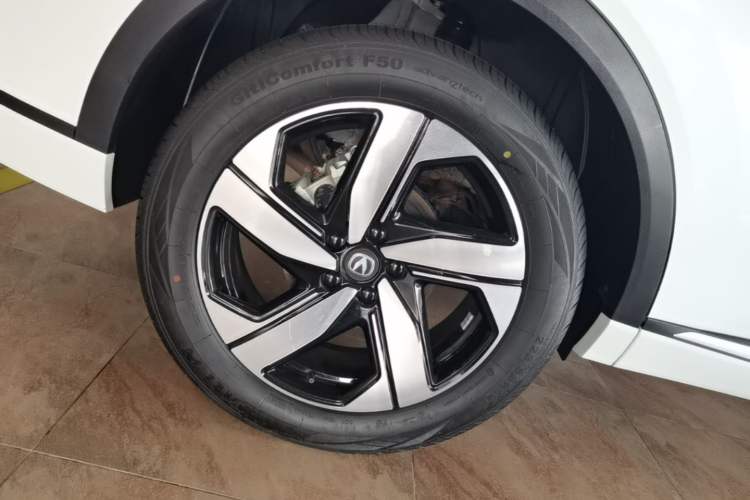 Used CHANGAN CS55PLUS 2024 3rd Generation 1.5T DCT Excellence Model Right Rear Wheel Hub