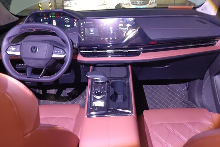 Used CHANGAN CS55PLUS 2025 3rd Generation Blue Whale 1.5T 500Bar Prestige Edition Center Console