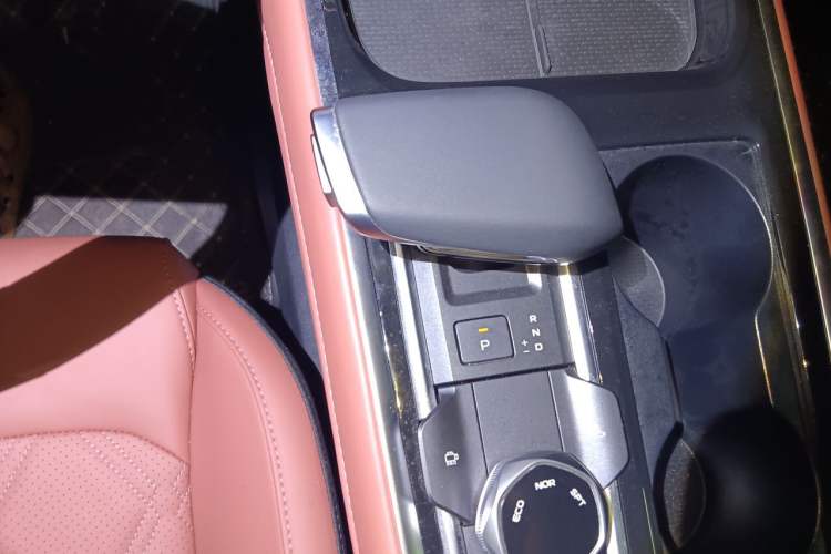 Used CHANGAN CS55PLUS 2025 3rd Generation Blue Whale 1.5T 500Bar Prestige Edition Gear Lever