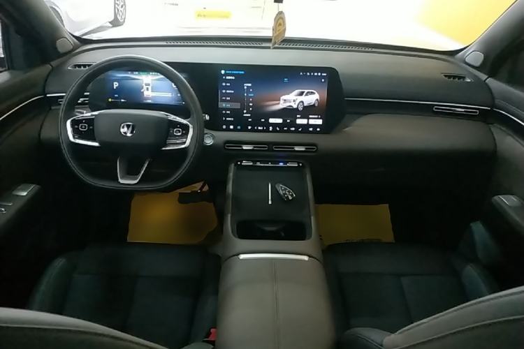 Used CHANGAN CS55PLUS 2026 Fourth Generation New Blue Whale 1.5T TianShu Premium Trim Center Console