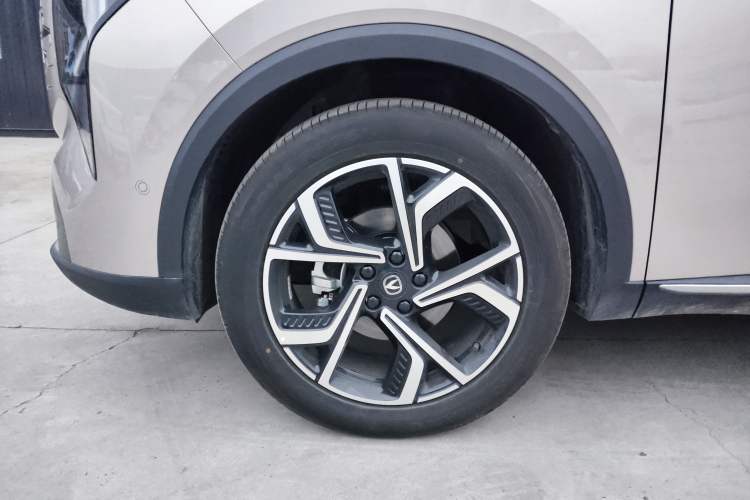 Used CHANGAN CS55PLUS 2026 Fourth Generation New Blue Whale 1.5T TianShu Premium Trim Left Front Wheel Hub