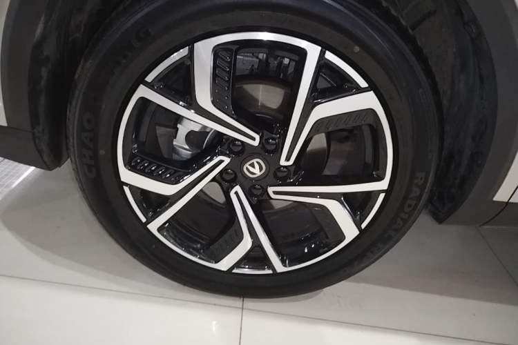 Used CHANGAN CS55PLUS 2026 Fourth Generation New Blue Whale 1.5T TianShu Premium Trim Left Front Wheel Hub