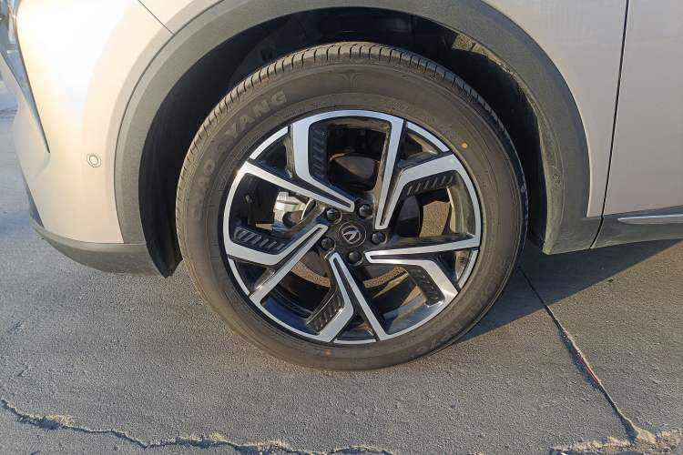 Used CHANGAN CS55PLUS 2026 Fourth Generation New Blue Whale 1.5T TianShu Premium Trim Left Front Wheel Hub