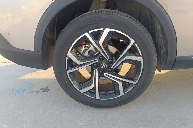 Used CHANGAN CS55PLUS 2026 Fourth Generation New Blue Whale 1.5T TianShu Premium Trim Right Rear Wheel Hub