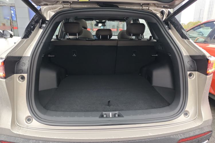 Used CHANGAN CS55PLUS 2026 Fourth Generation New Blue Whale 1.5T TianShu Premium Trim Trunk