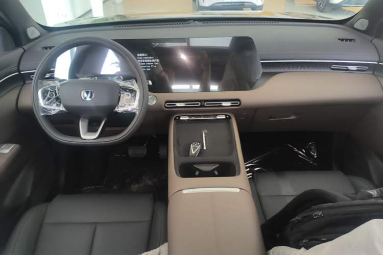 Used CHANGAN CS55PLUS 2026 Model Fourth-Generation New Blue Whale 1.5T Leading Model Center Console