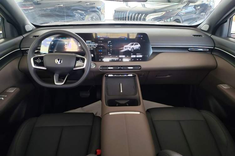 Used CHANGAN CS55PLUS 2026 Fourth Generation New Blue Whale 1.5T TianShu Premium Trim Center Console
