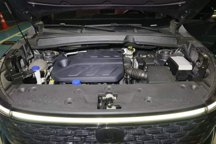 Used CHANGAN CS55PLUS 2026 Model, 4th Generation New Blue Whale 1.5T Tianxu Luxury Version Engine Bay