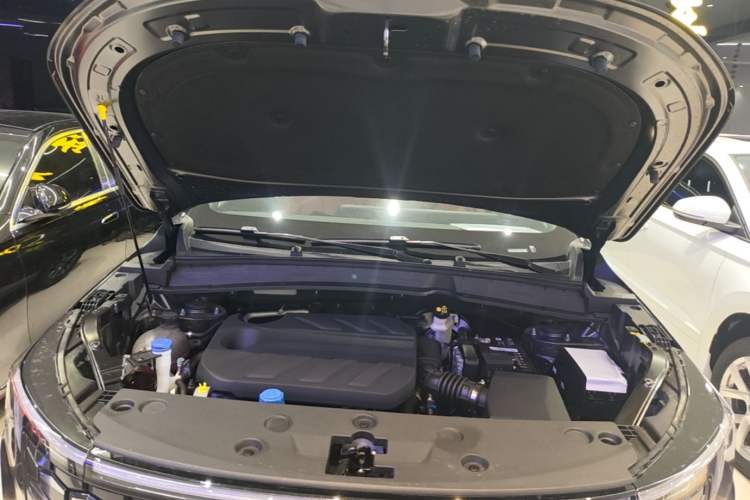 Used CHANGAN CS55PLUS 2026 Model Fourth-Generation New Blue Whale 1.5T Leading Model Engine Bay