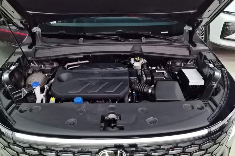 Used CHANGAN CS55PLUS 2026 Model Fourth-Generation New Blue Whale 1.5T Leading Model Engine Bay