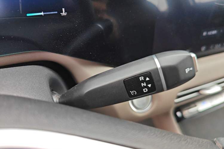 Used CHANGAN CS55PLUS 2026 Fourth Generation New Blue Whale 1.5T TianShu Premium Trim Gear Lever