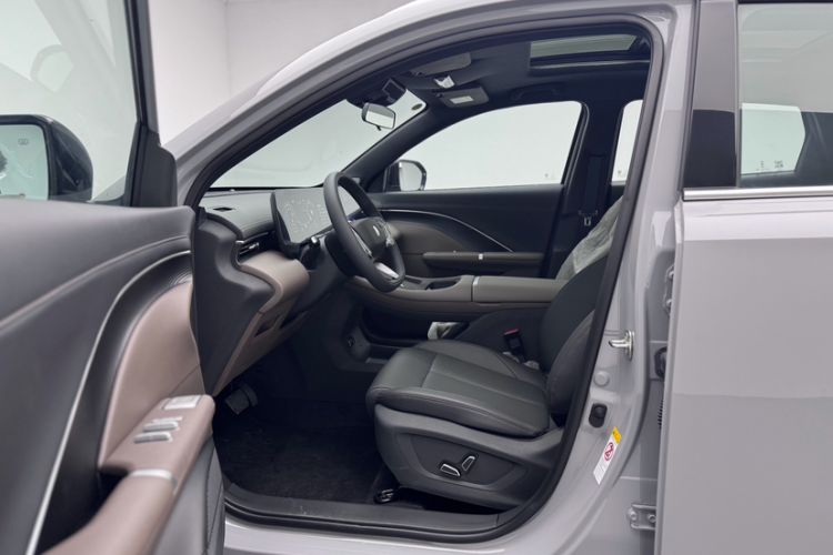 Used CHANGAN CS55PLUS 2026 Model Fourth-Generation New Blue Whale 1.5T Leading Model Interior 4
