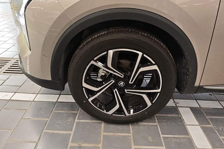 Used CHANGAN CS55PLUS 2026 Fourth Generation New Blue Whale 1.5T TianShu Premium Trim Left Front Wheel Hub