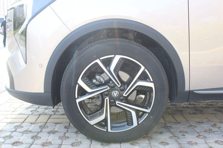 Used CHANGAN CS55PLUS 2026 Fourth Generation New Blue Whale 1.5T TianShu Premium Trim Left Front Wheel Hub