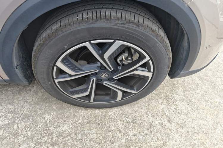 Used CHANGAN CS55PLUS 2026 Fourth Generation New Blue Whale 1.5T TianShu Premium Trim Right Front Wheel Hub