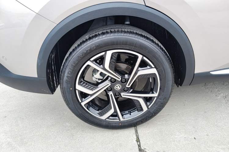 Used CHANGAN CS55PLUS 2026 Fourth Generation New Blue Whale 1.5T TianShu Premium Trim Right Rear Wheel Hub
