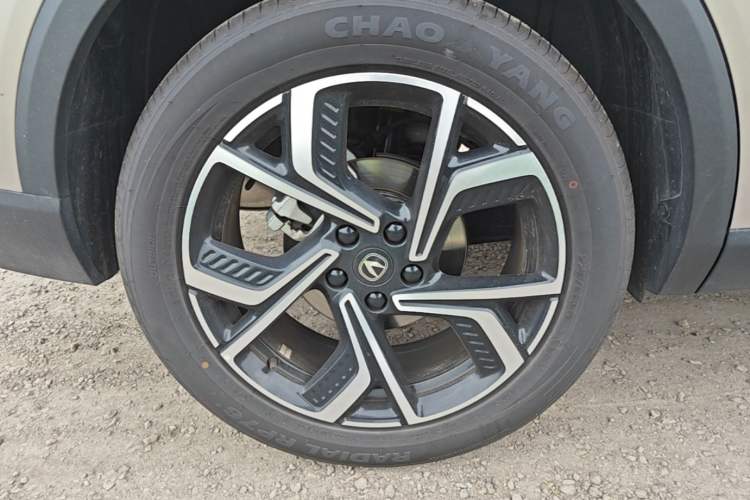 Used CHANGAN CS55PLUS 2026 Fourth Generation New Blue Whale 1.5T TianShu Premium Trim Right Rear Wheel Hub
