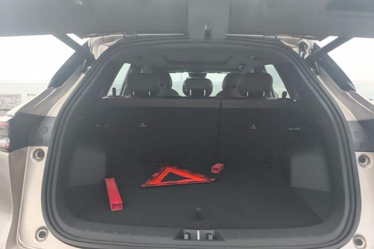 Used CHANGAN CS55PLUS 2026 Fourth Generation New Blue Whale 1.5T TianShu Premium Trim Trunk