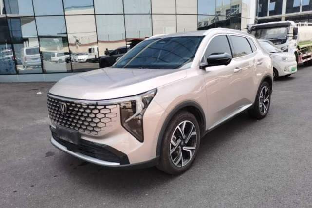 Używany CHANGAN CS55PLUS 2026 Fourth Generation New Blue Whale 1.5T TianShu Premium Trim