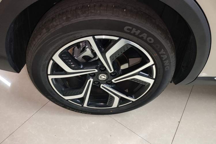 Used CHANGAN CS55PLUS 2026 Fourth Generation New Blue Whale 1.5T TianShu Premium Trim Right Rear Wheel Hub