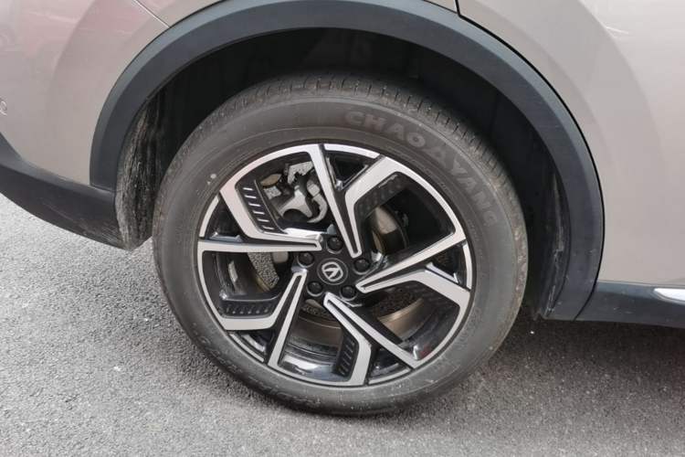Used CHANGAN CS55PLUS 2026 Fourth Generation New Blue Whale 1.5T TianShu Premium Trim Right Rear Wheel Hub