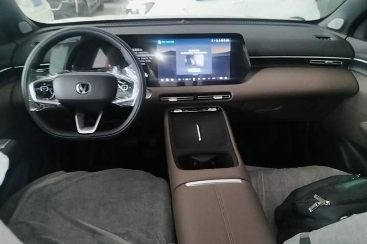 Used CHANGAN CS55PLUS 2026 Model Fourth-Generation New Blue Whale 1.5T Leading Model Center Console