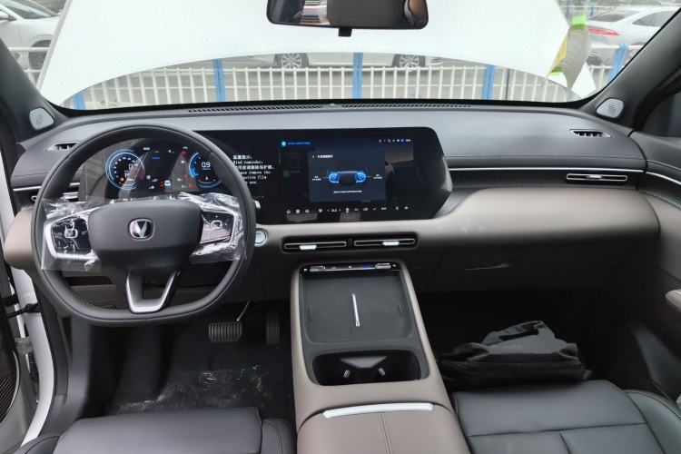 Used CHANGAN CS55PLUS 2026 Model Fourth-Generation New Blue Whale 1.5T Leading Model Center Console