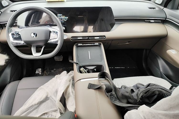 Used CHANGAN CS55PLUS 2026 Model Fourth-Generation New Blue Whale 1.5T Leading Model Center Console