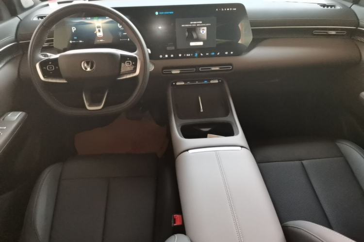 Used CHANGAN CS55PLUS 2026 Fourth Generation New Blue Whale 1.5T TianShu Premium Trim Center Console