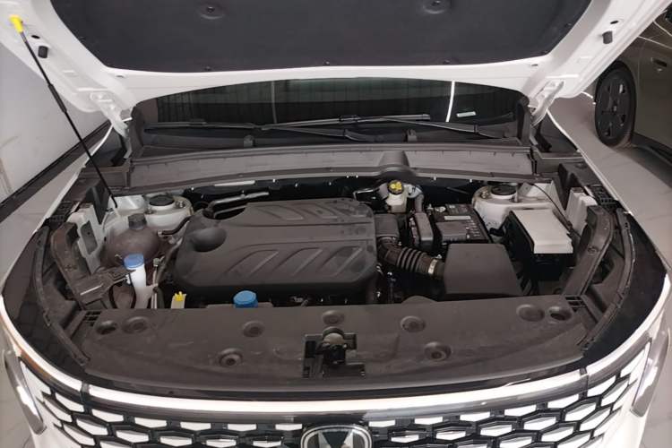 Used CHANGAN CS55PLUS 2026 Model Fourth-Generation New Blue Whale 1.5T Leading Model Engine Bay