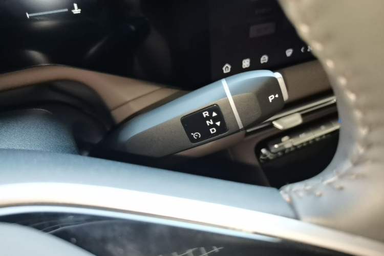 Used CHANGAN CS55PLUS 2026 Fourth Generation New Blue Whale 1.5T TianShu Premium Trim Gear Lever