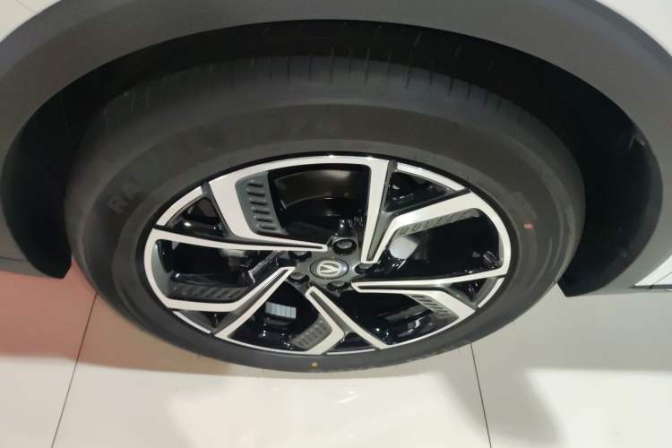 Used CHANGAN CS55PLUS 2026 Model, 4th Generation New Blue Whale 1.5T Tianxu Luxury Version Left Front Wheel Hub