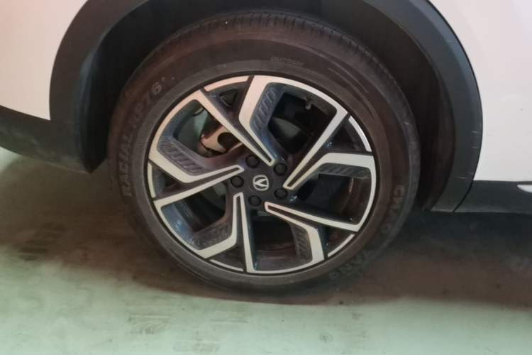 Used CHANGAN CS55PLUS 2026 Model, 4th Generation New Blue Whale 1.5T Tianxu Luxury Version Right Rear Wheel Hub