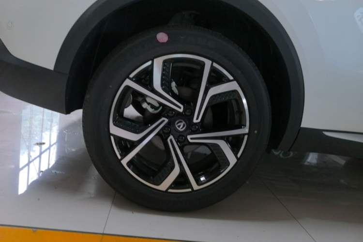 Used CHANGAN CS55PLUS 2026 Model, 4th Generation New Blue Whale 1.5T Tianxu Luxury Version Right Rear Wheel Hub
