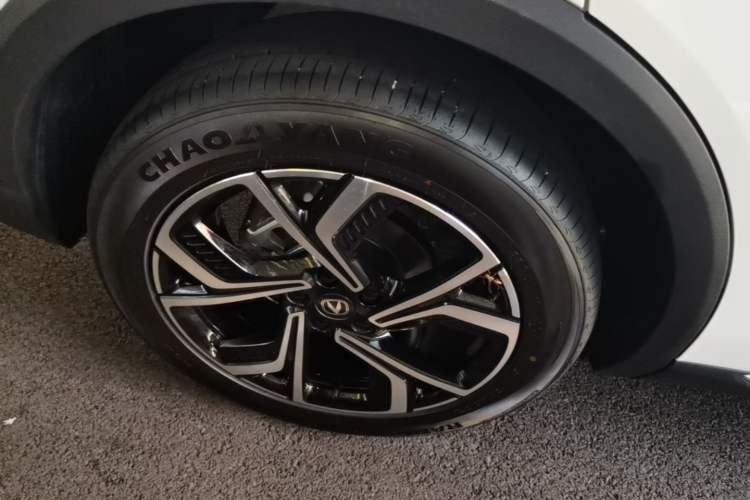 Used CHANGAN CS55PLUS 2026 Fourth Generation New Blue Whale 1.5T TianShu Premium Trim Right Rear Wheel Hub