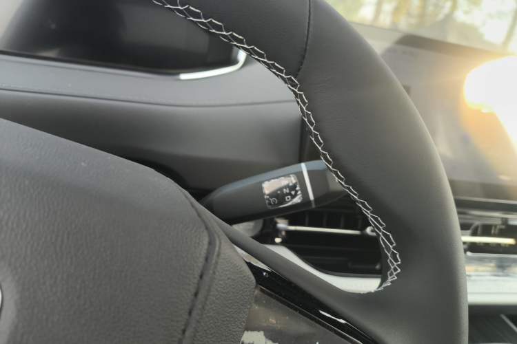 Used CHANGAN CS55PLUS PHEV 2025 Smart New Blue Whale 125km Battleship Edition Gear Lever