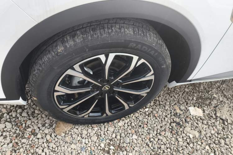 Used CHANGAN CS55PLUS PHEV 2025 Smart New Blue Whale 125km Battleship Edition Left Front Wheel Hub