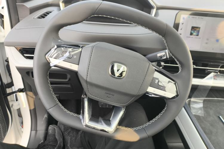 Used CHANGAN CS55PLUS PHEV 2025 Smart New Blue Whale 125km Battleship Edition Steering Wheel