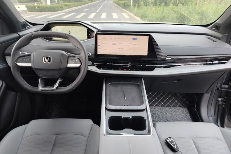 Used CHANGAN CS55PLUS PHEV 2025 Smart New Blue Whale 125km Battleship Edition Center Console