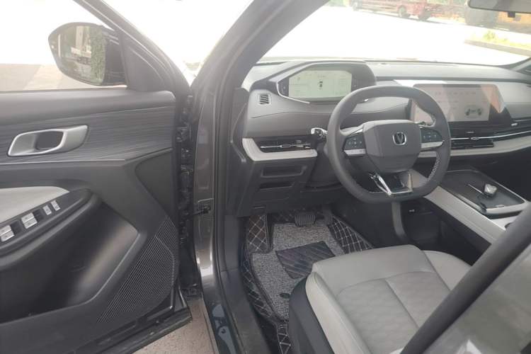 Used CHANGAN CS55PLUS PHEV 2025 Smart New Blue Whale 125km Battleship Edition Driver Seat