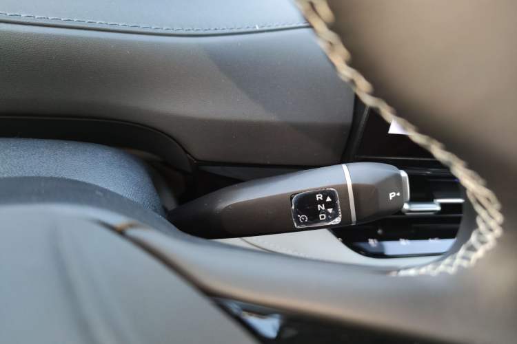 Used CHANGAN CS55PLUS PHEV 2025 Smart New Blue Whale 125km Battleship Edition Gear Lever