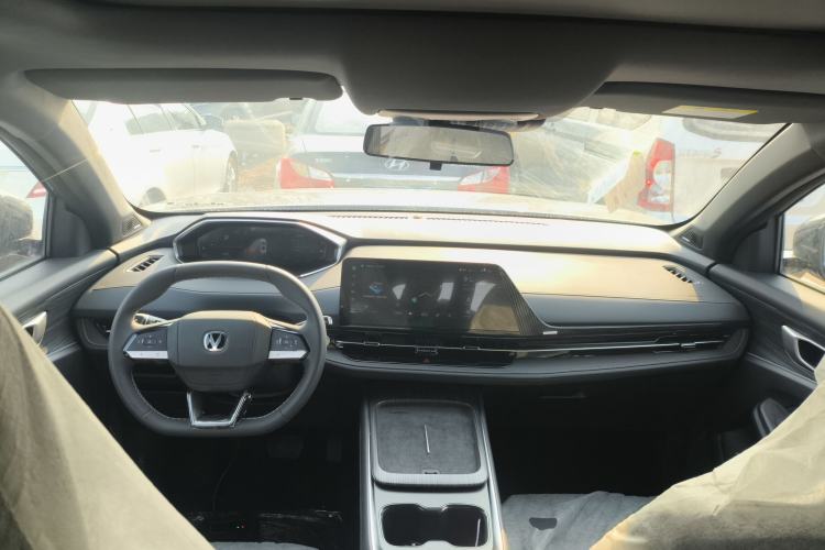 Used CHANGAN CS55PLUS PHEV 2025 Smart New Blue Whale 125km Battleship Edition Interior 2