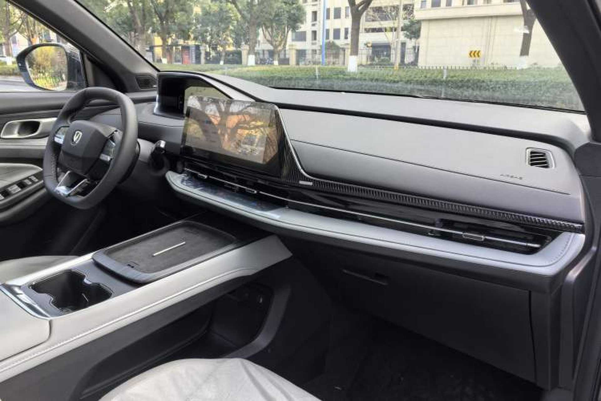 Used CHANGAN CS55PLUS PHEV 2025 Smart New Blue Whale 125km Ultra-Range Edition Interior 4
