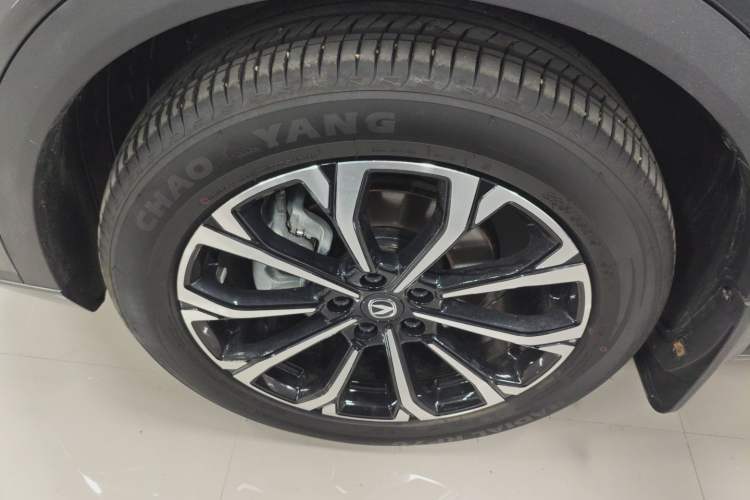 Used CHANGAN CS55PLUS PHEV 2025 Smart New Blue Whale 125km Battleship Edition Left Front Wheel Hub