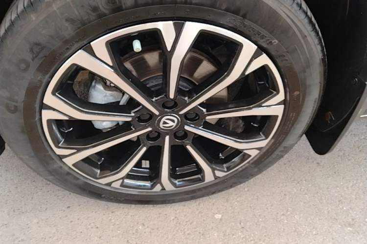 Used CHANGAN CS55PLUS PHEV 2025 Smart New Blue Whale 125km Battleship Edition Left Front Wheel Hub